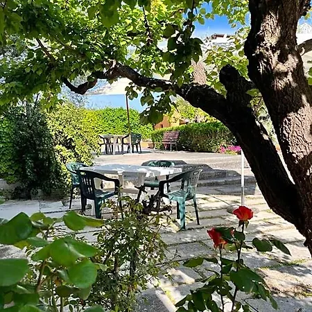 Le Sorelle Gemelle Bed & Breakfast