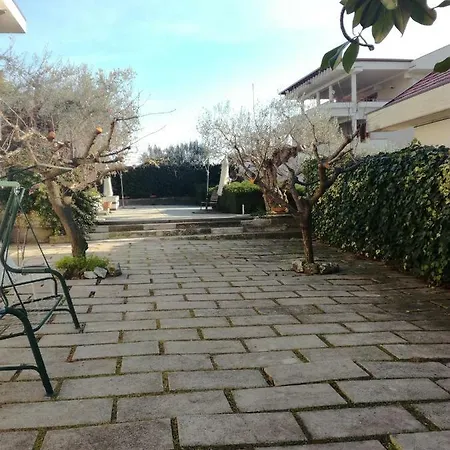 Le Sorelle Gemelle Bed & Breakfast *