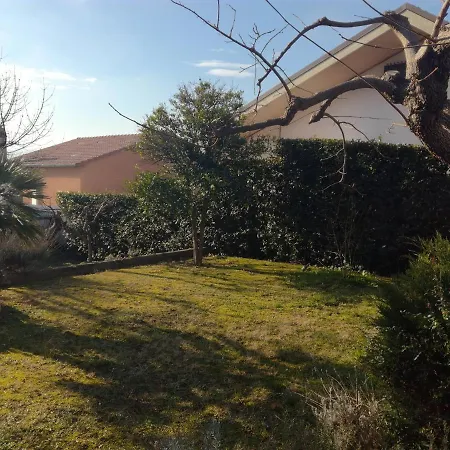 לינה וארוחת בוקר Le Sorelle Gemelle 4*